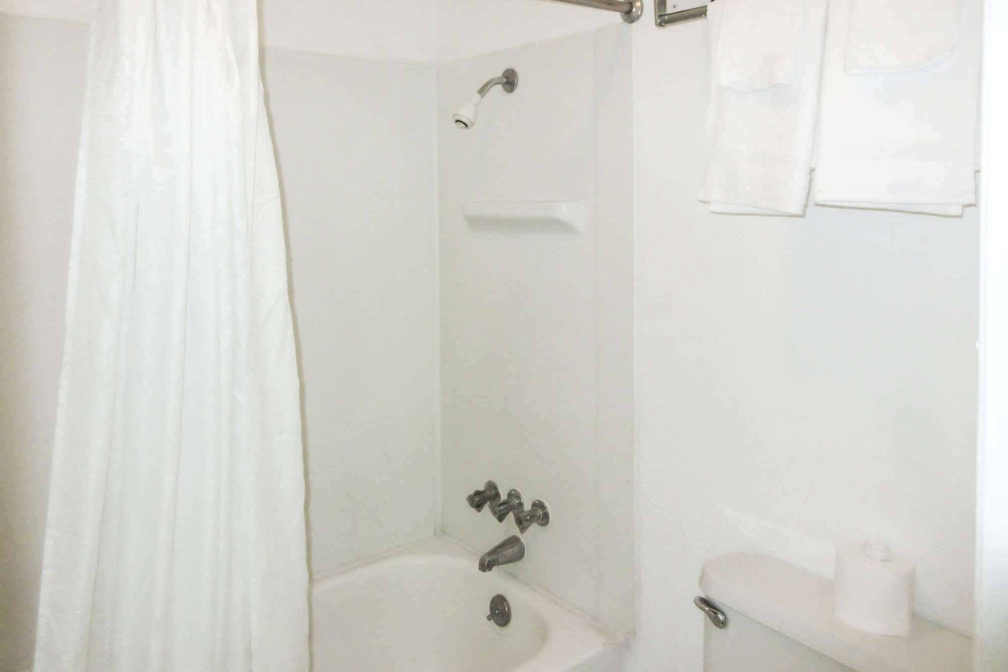 Rodeway Inn Brazil Exterior foto