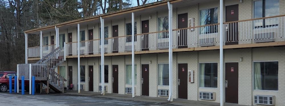 Rodeway Inn Brazil Exterior foto